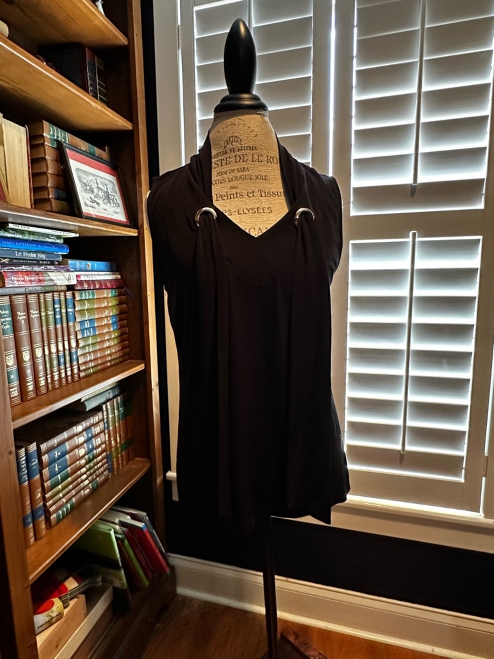 Thalia Sodi Black Sleeveless V-Neck Tank with Grommet Detail